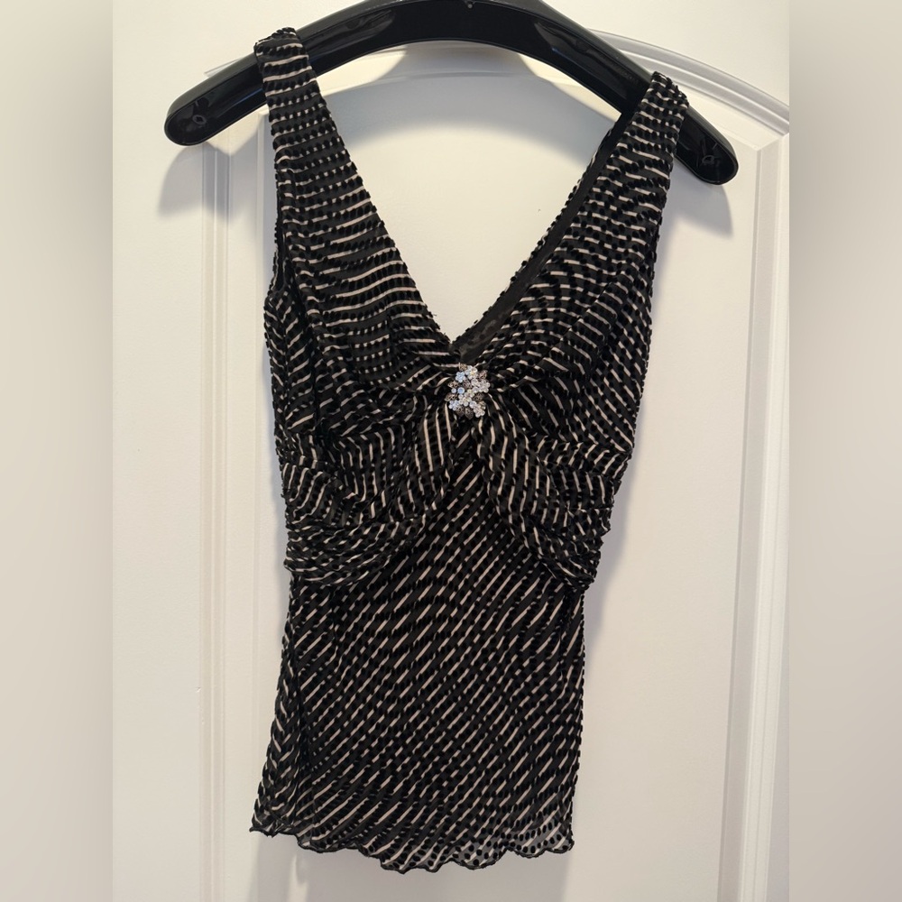 Fox Black and White Sheath Dress V-Neck Sleeveless